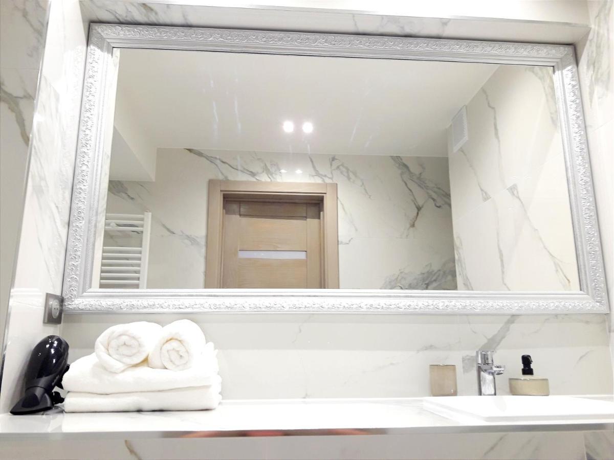 Light Apartment Center City Chisinau Bagian luar foto