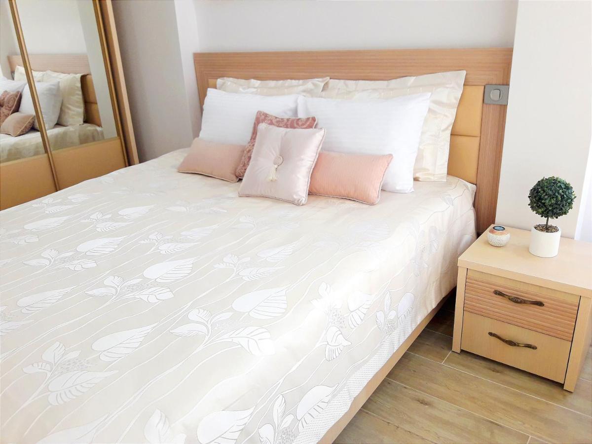 Light Apartment Center City Chisinau Bagian luar foto
