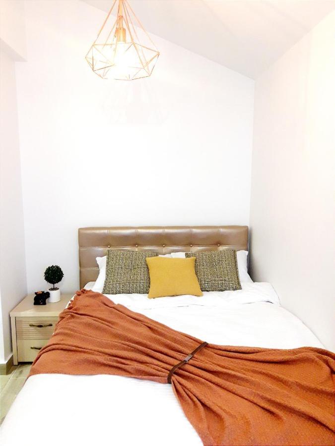 Light Apartment Center City Chisinau Bagian luar foto