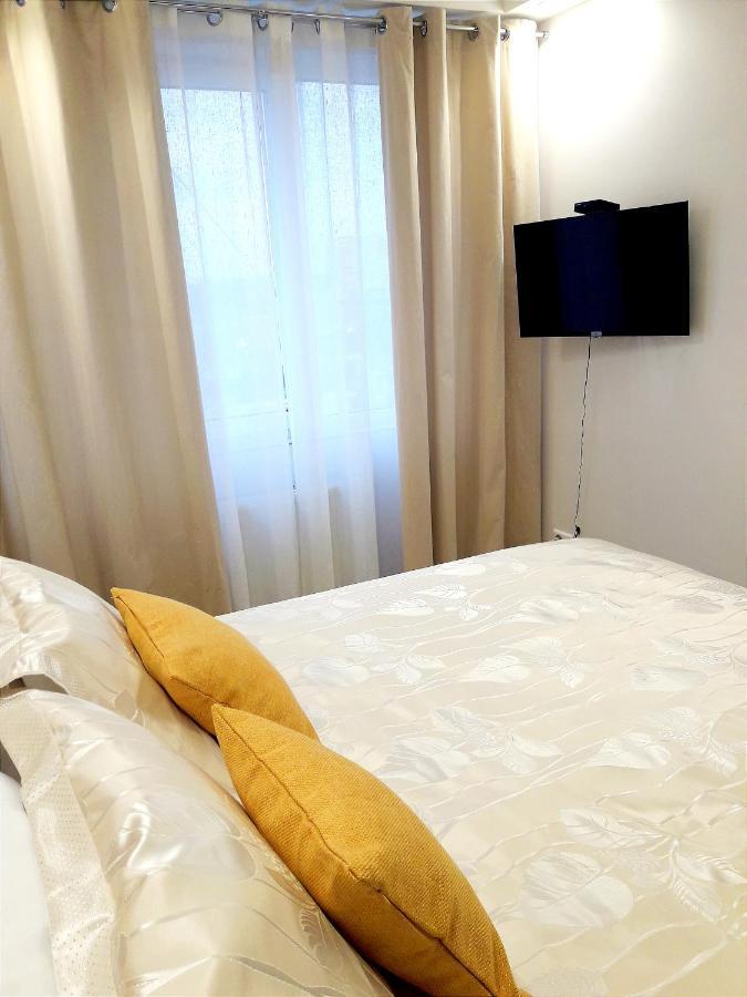 Light Apartment Center City Chisinau Bagian luar foto