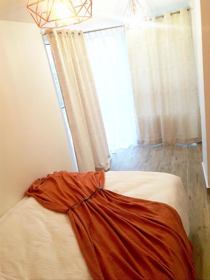 Light Apartment Center City Chisinau Bagian luar foto