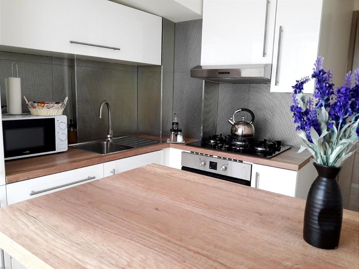 Light Apartment Center City Chisinau Bagian luar foto